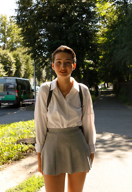 Zishy invite you to explore free photos featuring Tamara Damachuk showing amazing shape