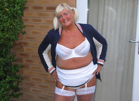 TAC Amateurs invites you to browse their free pics with Chrissy Uk xxx gallery 270927