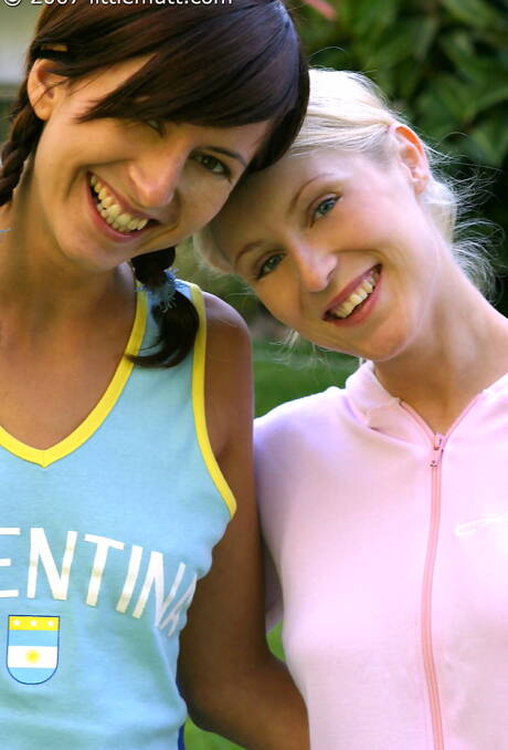 Little Mutt are pleased to offer you xxx pictures featuring Stella and Liza in passionate lesbian foreplay